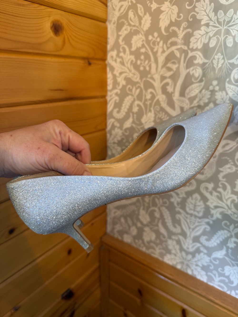 BADGLEY mischka jewel high Heels 7 1/2 7.5 NWOT